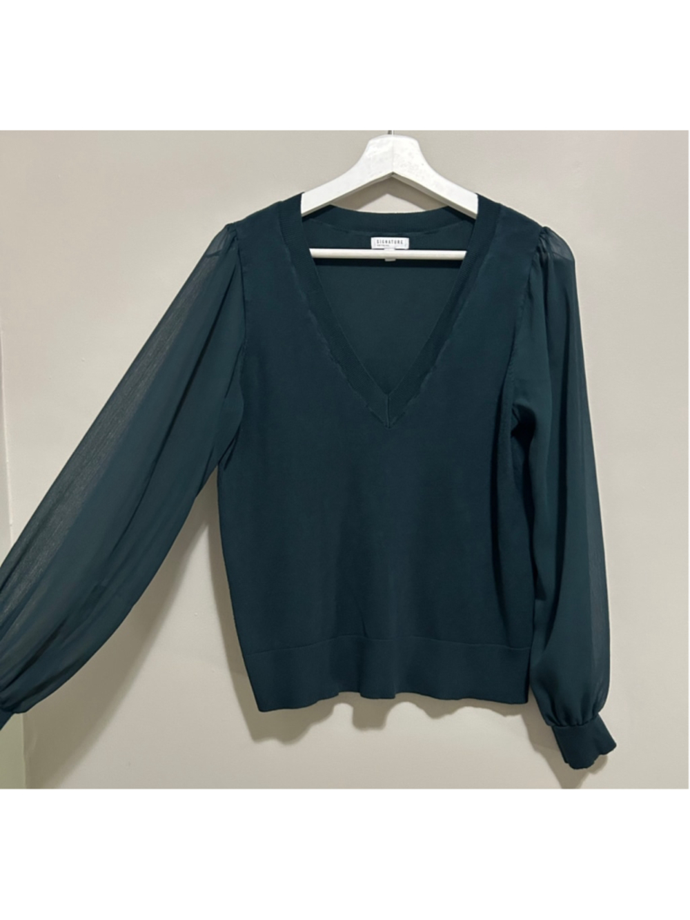 Women's Reitmans V-Neck Sweater, Size M, Dark Green
